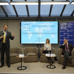Участь співробітника УІЕСР у міжнародному саміті